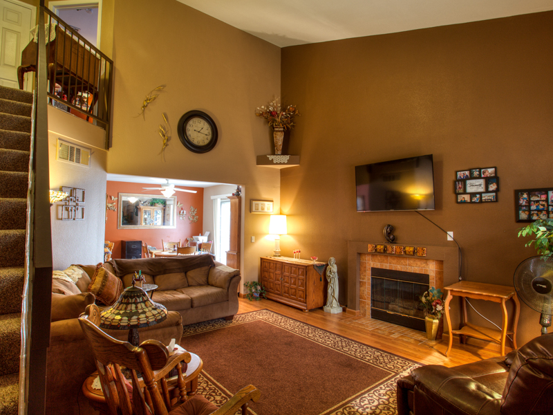 694 Corte Madera Ave, Henderson, NV 89015 - Living Room