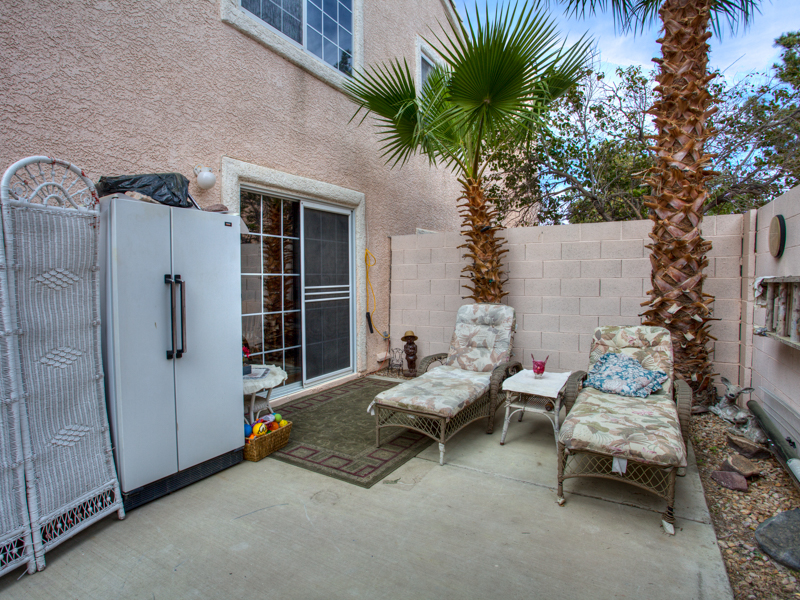 694 Corte Madera Ave, Henderson, NV 89015 - Private Patio