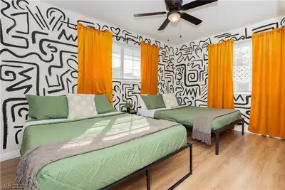 2205 Santa Paula Drive Las Vegas, NV 89104