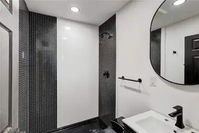 1922 Fairfield Avenue 102 Las Vegas, NV 89102