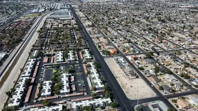 East Sahara Avenue 