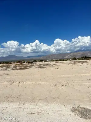 3570 East Falcon Street, Pahrump, NV 89048 