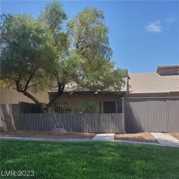 4032 Village Square 0