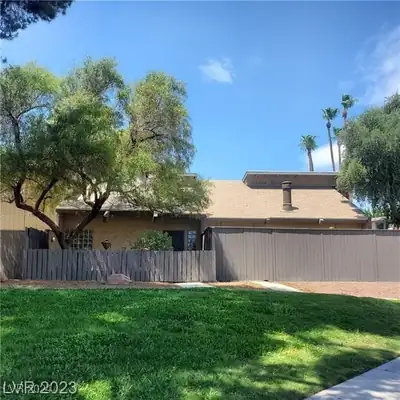 4032 Village Square 0, Las Vegas, NV 89121 