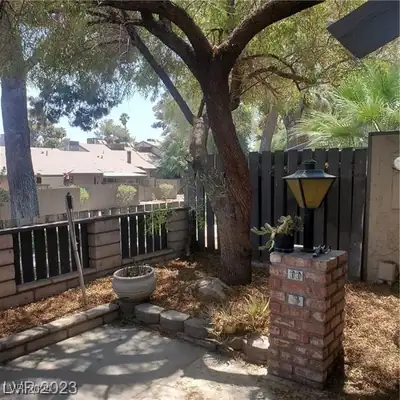 4032 Village Square 0, Las Vegas, NV 89121 
