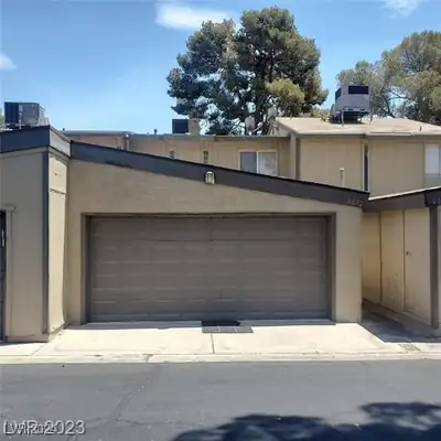 4032 Village Square 0, Las Vegas, NV 89121 