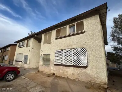 2761 Mountain Vista Street Las Vegas, NV 89121