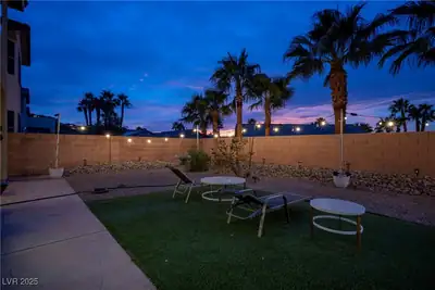 359 Hoskins Court, Henderson, NV 89012 Yard