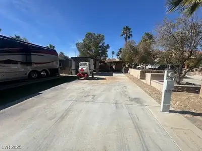 8175 Arville Street 135, Las Vegas, NV 89139 Community