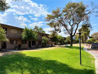 625 South Royal Crest Circle 2 Yard