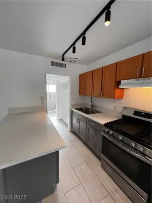 308 West Cincinnati Avenue 8 Kitchen