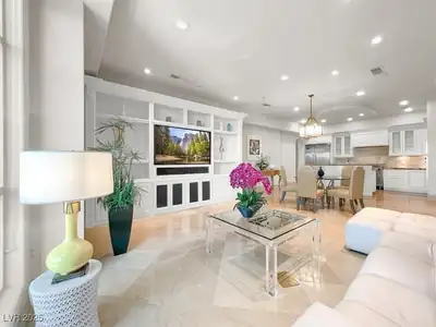 9101 Alta Drive 18 Living Room