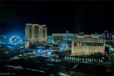 2000 North Fashion Show Drive 4302 Las Vegas, NV 89109