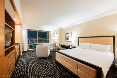 2000 North Fashion Show Drive 4301, Las Vegas, NV 89109 Bedroom