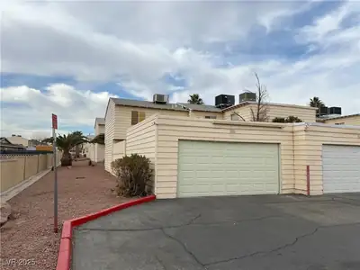 4715 Mill Valley Drive, Las Vegas, NV 89120 Garage