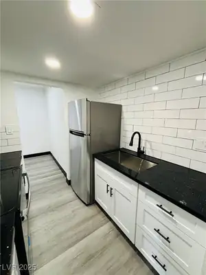 1922 Fairfield Avenue 211 Las Vegas, NV 89102