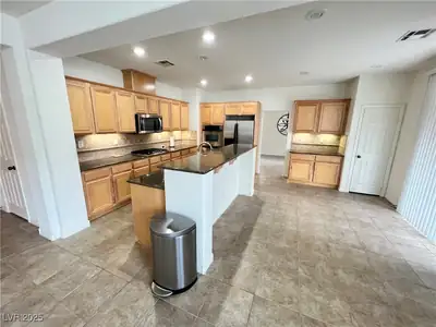 742 Canary Wharf Drive, Las Vegas, NV 89178 Kitchen