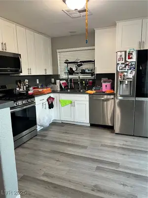 4363 Pittsfield Street, Las Vegas, NV 89115 Kitchen