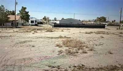1190 Zelzah Avenue, Pahrump, NV 89048 Yard