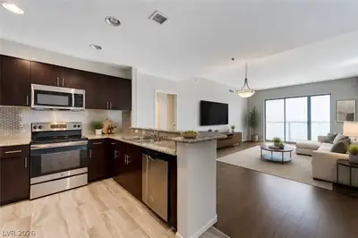 8255 LAS VEGAS Boulevard 1816 Kitchen