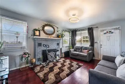 300 North 14th Street Living Room