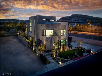20 Lakefront Drive, Henderson