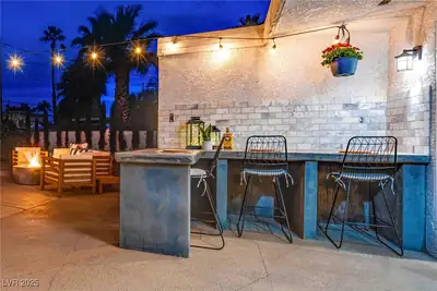 1321 South 7th Street Patio