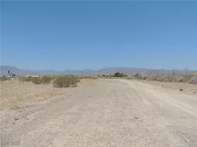 2400 East Flintstone Street Community