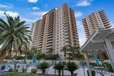 8255 Las Vegas Boulevard 1905 Las Vegas, NV 89123