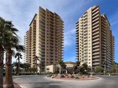 8255 Las Vegas Boulevard 722 Front of Structure