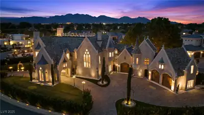 2928 Coast Line Court Las Vegas, NV 89117