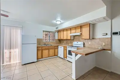 5125 Gray Lane B Kitchen