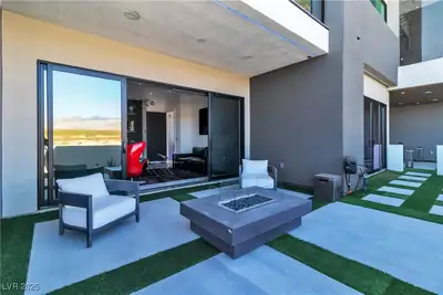 3266 South Spring Mountain Boulevard Patio