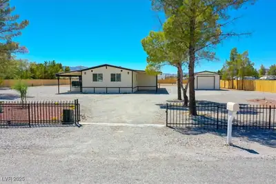 670 Cynthia Street, Pahrump, NV 89048 Front of Structure