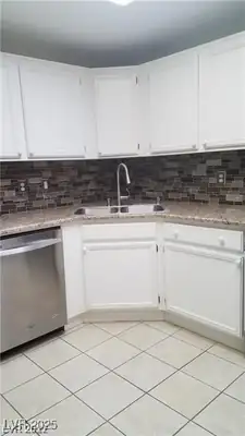 9470 Peace Way 206 Kitchen