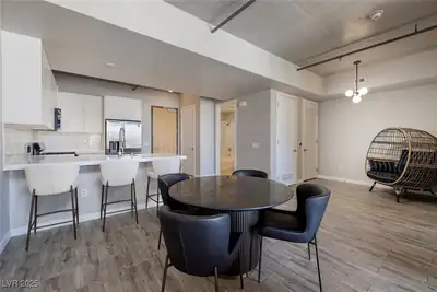 353 East Bonneville Avenue 1006 Dining Area