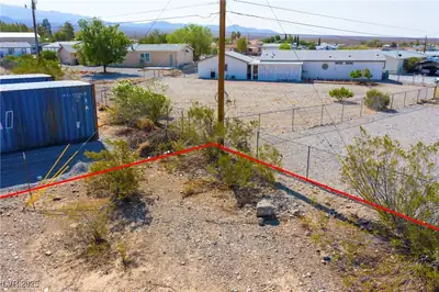 5881 Reno Lane Yard