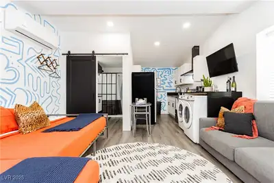 522 East Saint Louis Avenue 5 Las Vegas, NV 89104