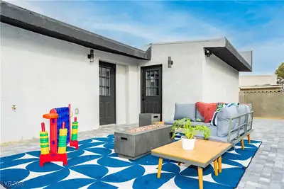 522 East Saint Louis Avenue 5 Patio