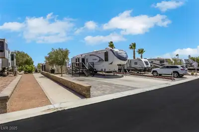 849 Robin Way, Boulder City, NV 89005 Parking
