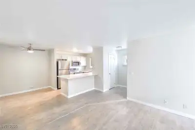 2966 Juniper Hills Boulevard 204, Las Vegas, NV 89142 Living Room