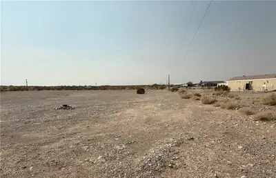 6150 Kent Street, Pahrump, NV 89061 Yard