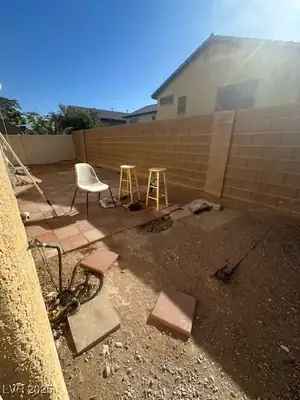 8020 Copperhead Creek Street, Las Vegas, NV 89143 Yard