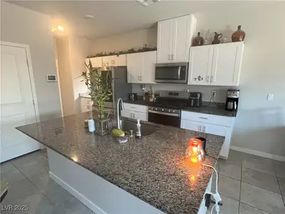 9551 Spyglass Run Avenue, Las Vegas, NV 89178 Kitchen