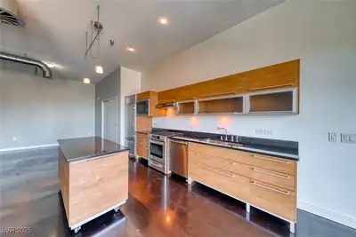 200 Hoover Avenue 1712 Kitchen