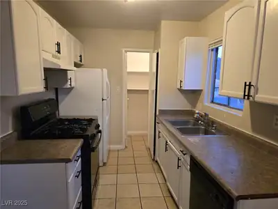 1724 Breckenwood Court 2 Kitchen