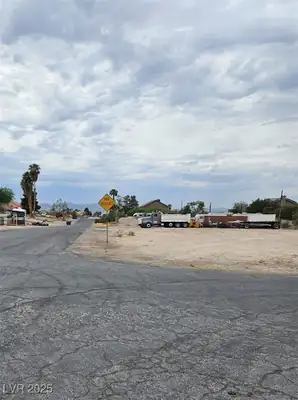 Sunrise & Phyllis Community