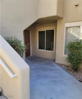 1909 Villa Palms Court 109, Las Vegas, NV 89128 Entry