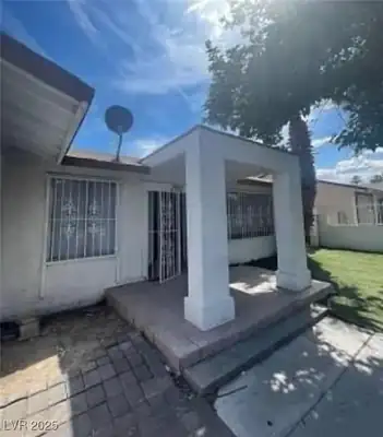 2932 Demetrius Avenue, Las Vegas, NV 89101 Patio