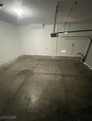 6709 Brick House Avenue, Las Vegas, NV 89122 Garage